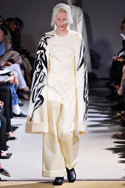 Look 22